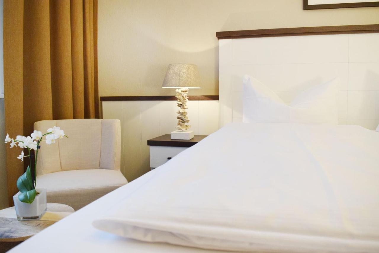 Hotel Strandschloesschen Любек Экстерьер фото