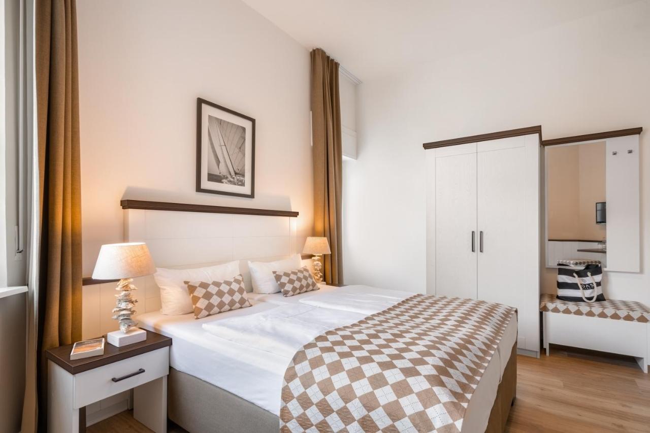 Hotel Strandschloesschen Любек Экстерьер фото