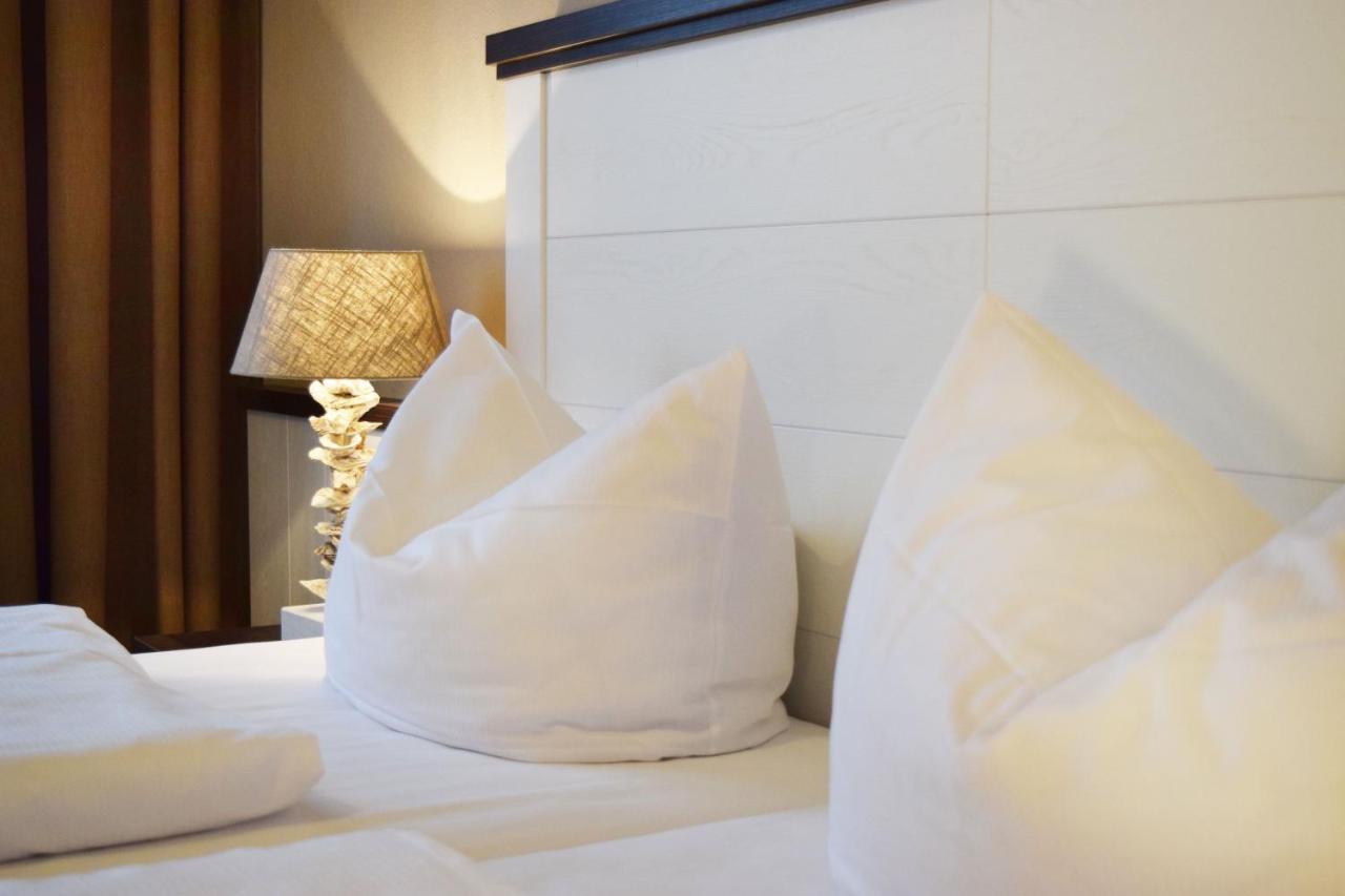 Hotel Strandschloesschen Любек Экстерьер фото