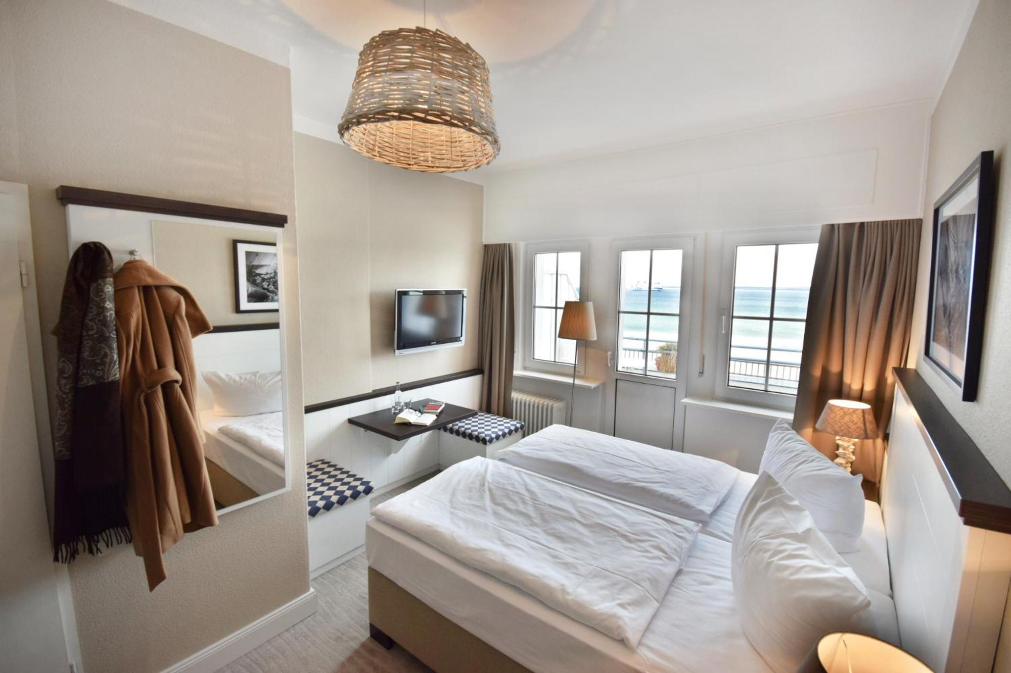 Hotel Strandschloesschen Любек Экстерьер фото