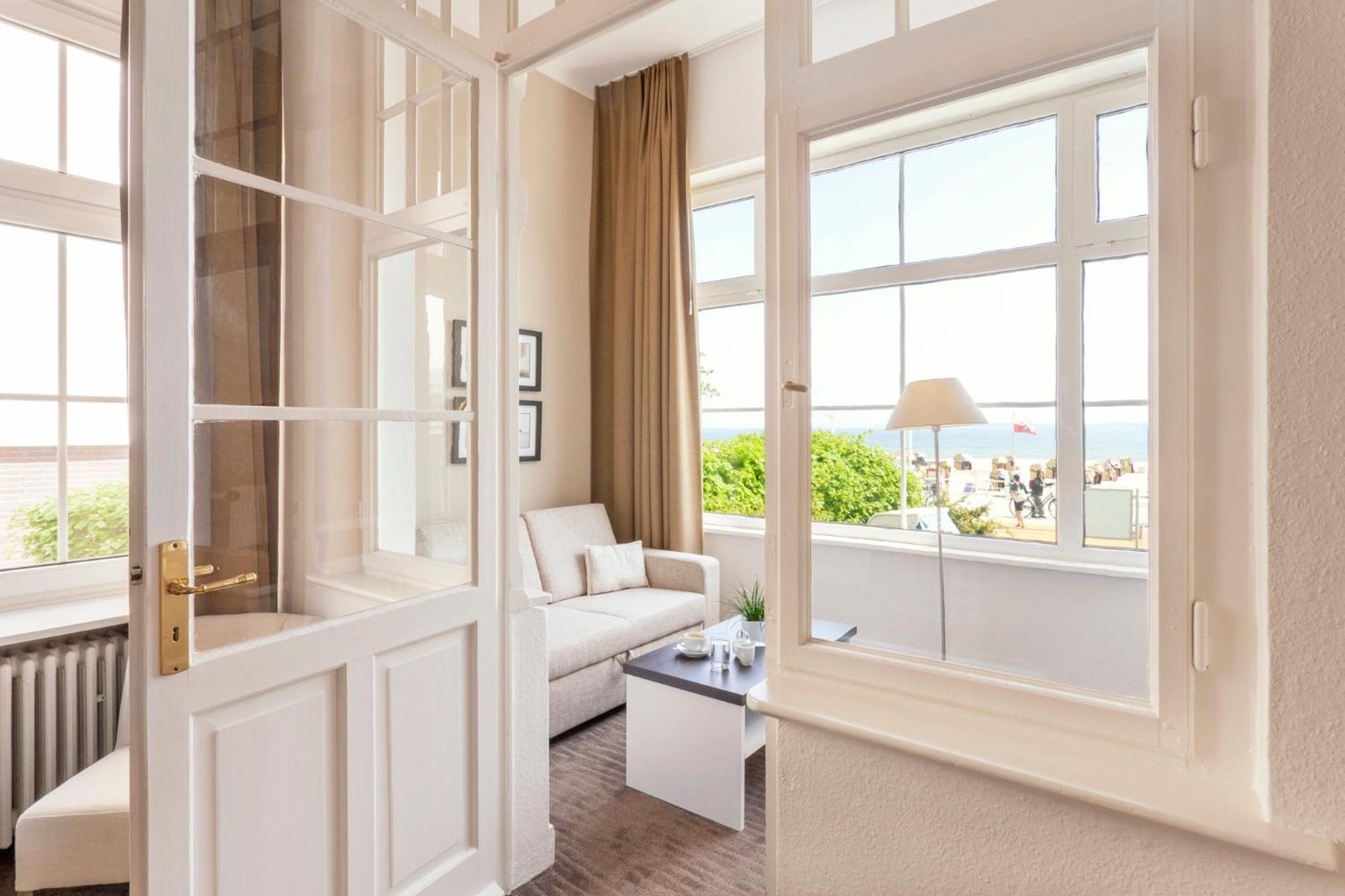 Hotel Strandschloesschen Любек Экстерьер фото
