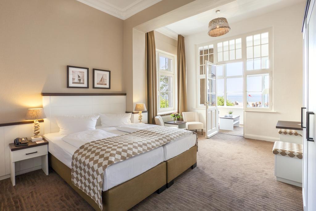 Hotel Strandschloesschen Любек Экстерьер фото