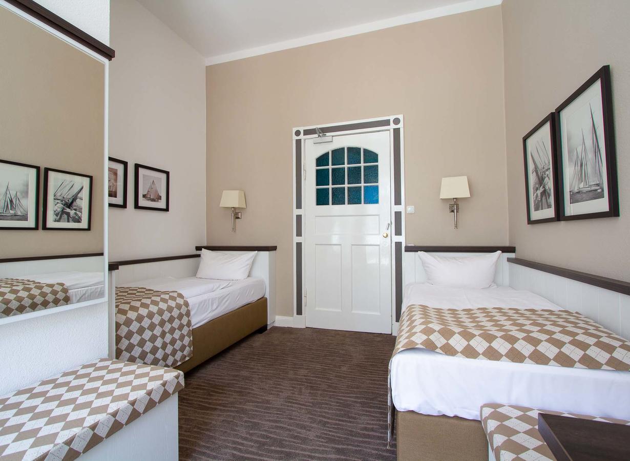 Hotel Strandschloesschen Любек Экстерьер фото