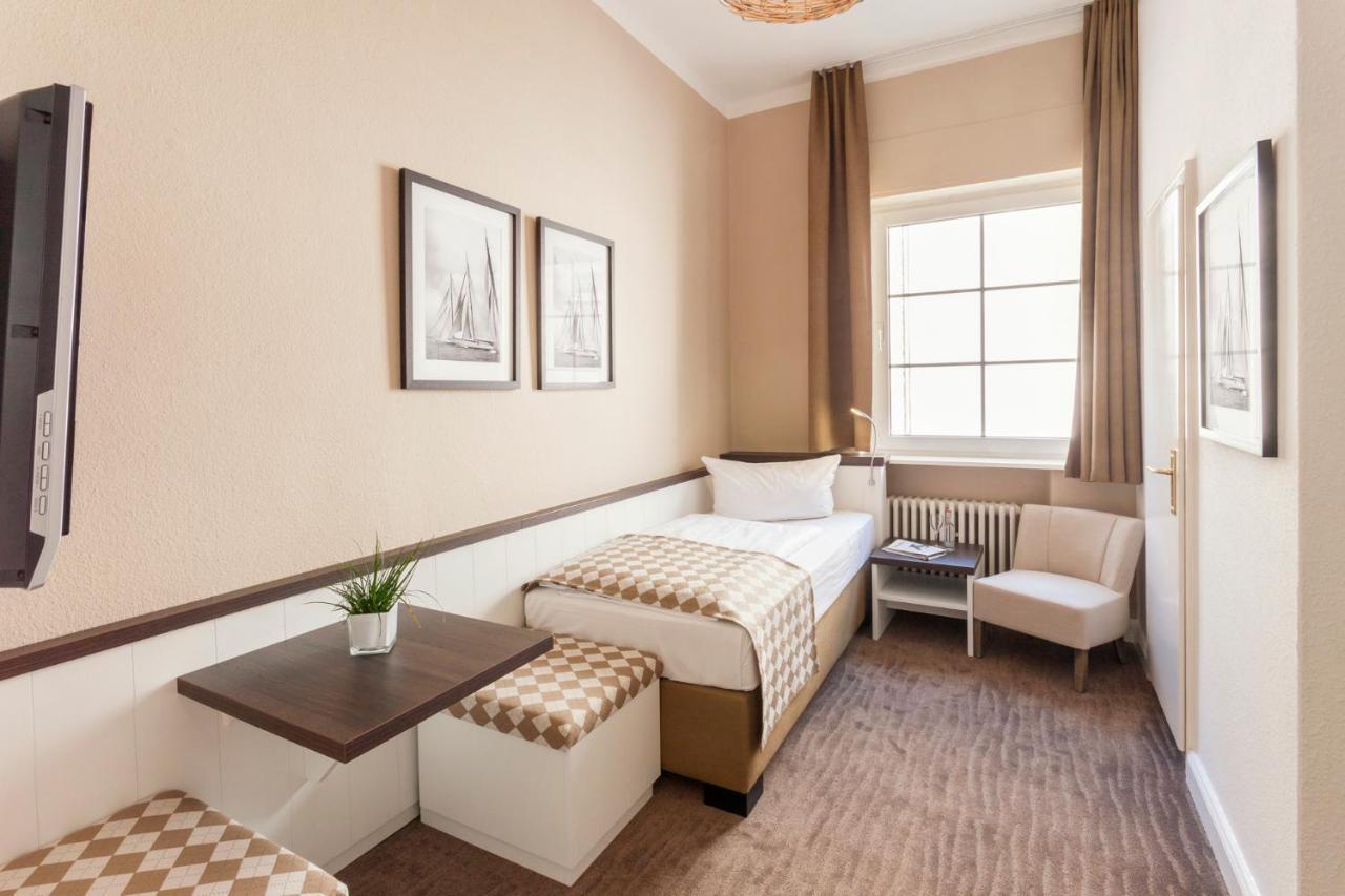Hotel Strandschloesschen Любек Экстерьер фото