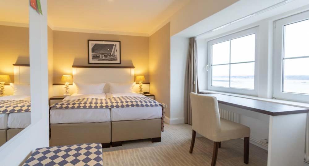 Hotel Strandschloesschen Любек Экстерьер фото
