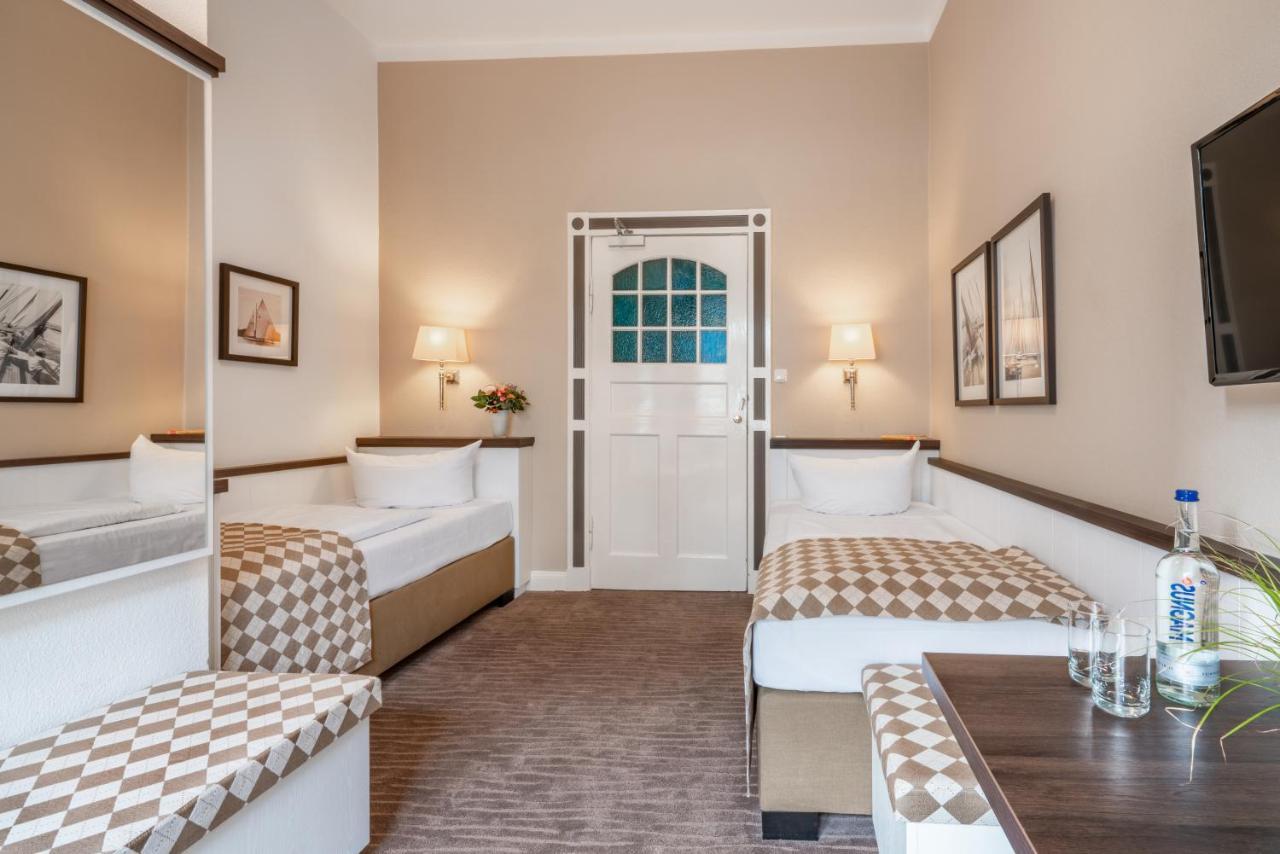 Hotel Strandschloesschen Любек Экстерьер фото